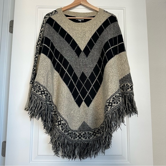 Yaira Black and Beige Patterned Knit Women's Sweater Poncho - Picture 1 of 6